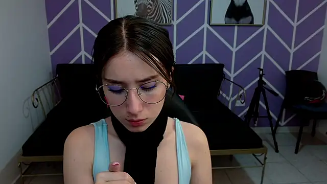 Adhara Kitten online show from 11.22.25