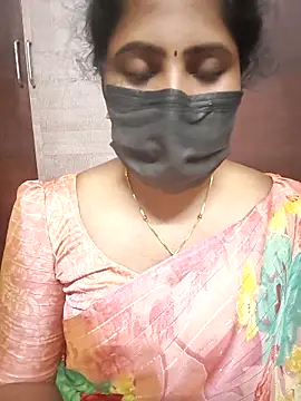 Snapshot of vasundhara26 chatting on 11.21.25 vasundhara26 online show from 11.21.25