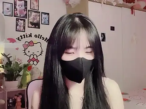 keelinnn19 online show from 10.19.25