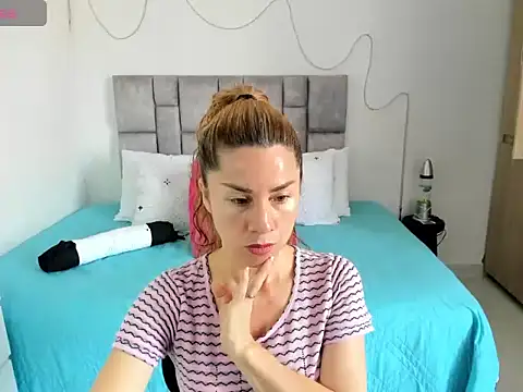 angie blondies online show from 09.25.25