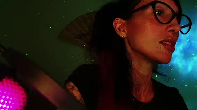 Snapshot of KiotoShine chatting on 02.15.26 KiotoShine online show from 02.15.26