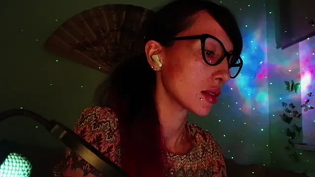 Snapshot of KiotoShine chatting on 02.19.26 KiotoShine online show from 02.19.26