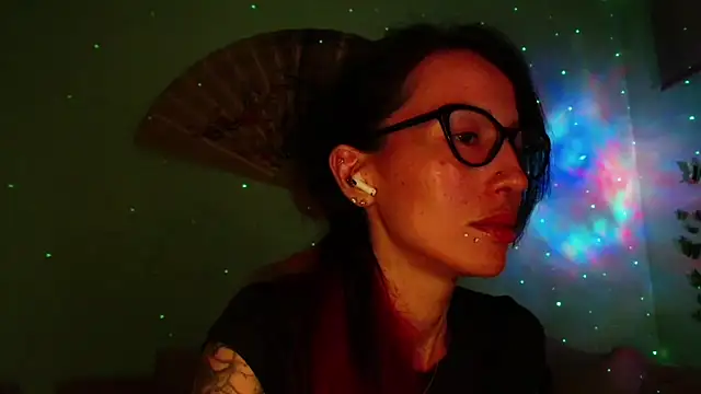 Snapshot of KiotoShine chatting on 02.28.26 KiotoShine online show from 02.28.26