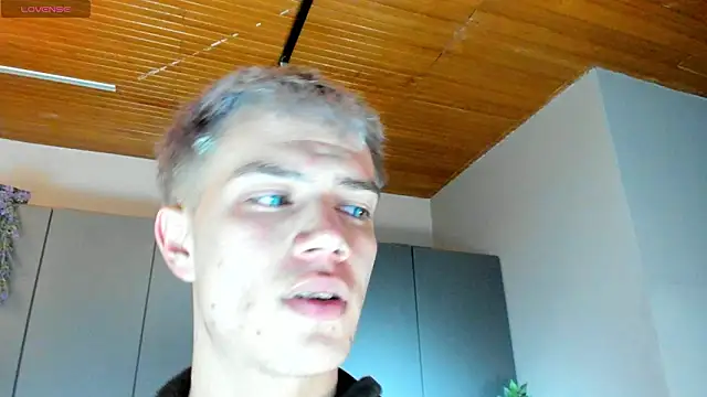 Snapshot of nicktorn chatting on 02.11.26 nicktorn online show from 02.11.26