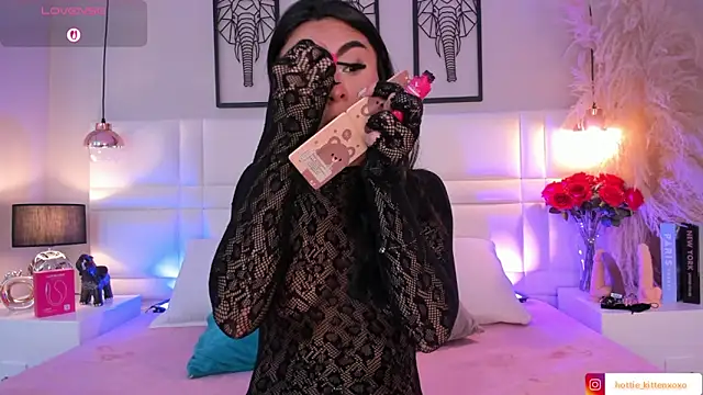 Snapshot of Viollet_xoxo chatting on 11.11.25 Viollet xoxo online show from 11.11.25