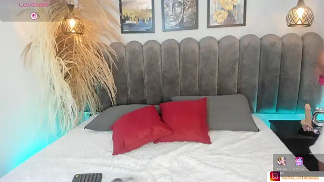 Snapshot of Viollet_xoxo chatting on 11.26.25 Viollet xoxo online show from 11.26.25