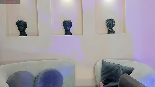 MiaLaurence online show from 02.25.26