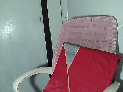 kiannie01 online show from 11.28.25