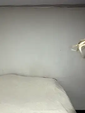 kymberly-reyes11 online show from 12.04.25