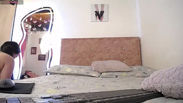 Snapshot of solpeich chatting on 11.04.25 solpeich online show from 11.04.25