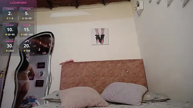 Snapshot of solpeich chatting on 11.21.25 solpeich online show from 11.21.25