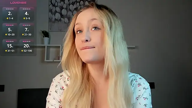 Julliakoill online show from 11.14.25