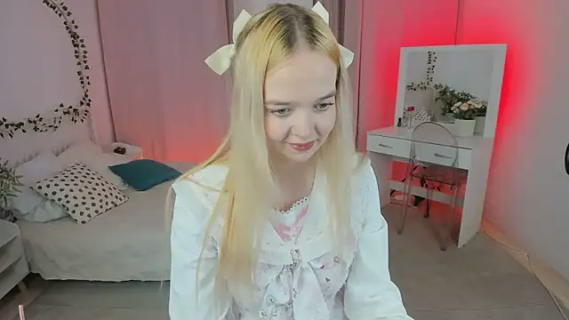 BellaMontgomery online show from 10.15.25