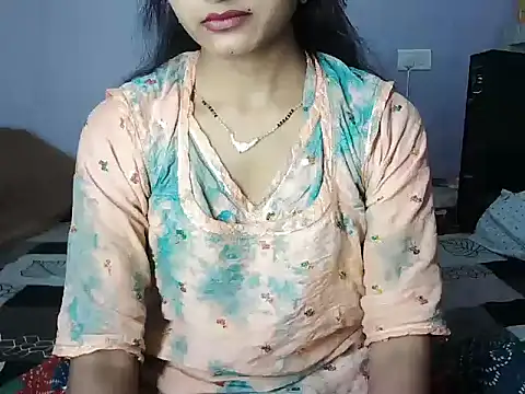 Snapshot of ROSE_GOLDE chatting on 06.05.26 ROSE GOLDE online show from 06.05.26
