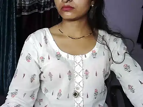 Snapshot of ROSE_GOLDE chatting on 07.19.26 ROSE GOLDE online show from 07.19.26