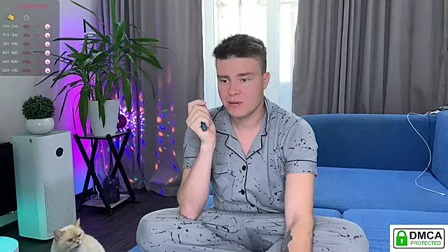 Snapshot of holy_eggs_02 chatting on 09.17.25 holy eggs 02 online show from 09.17.25