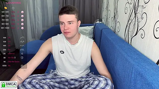 Snapshot of holy_eggs_02 chatting on 10.27.25 holy eggs 02 online show from 10.27.25