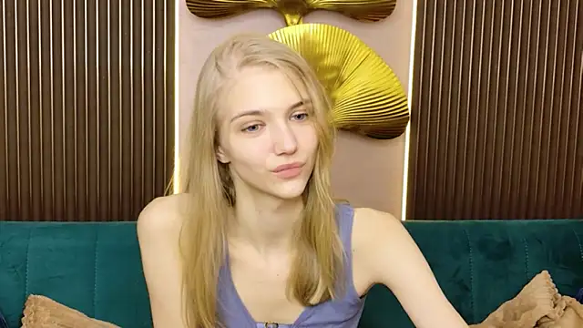 Snapshot of 4example_Chloe chatting on 02.26.26 4example Chloe online show from 02.26.26