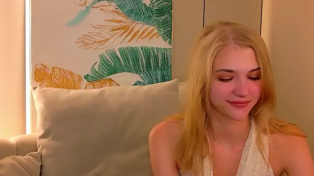 Snapshot of 4example_Chloe chatting on 07.07.26 4example Chloe online show from 07.07.26