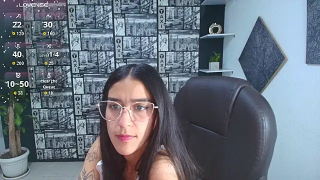 DanielaMonroe online show from 10.29.25