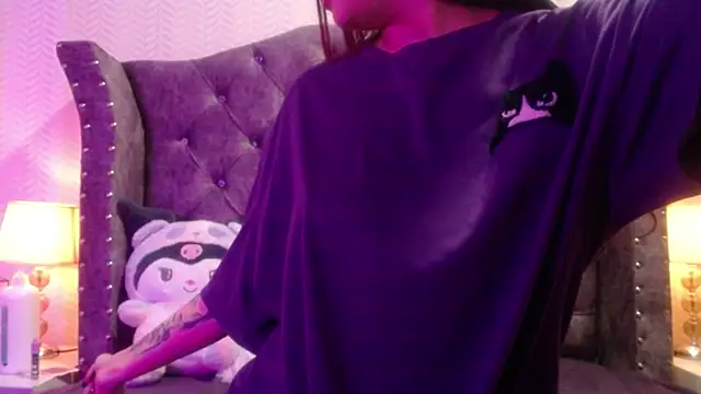 RavenLove  online show from 11.21.25