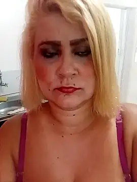 Snapshot of flavinhasensual chatting on 11.18.25 flavinhasensual online show from 11.18.25