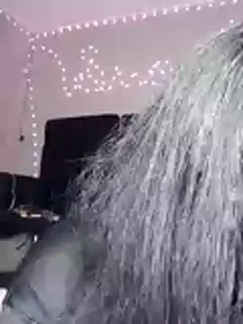 sweetnjuicyyy online show from 11.08.25