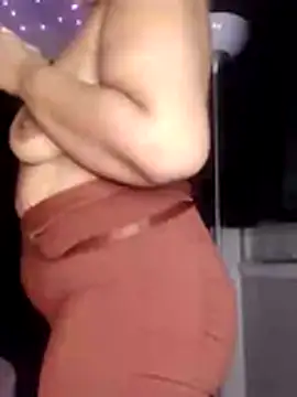 sweetnjuicyyy online show from 11.11.25