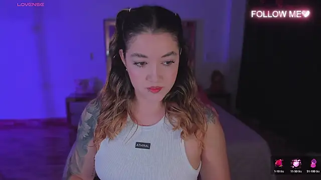 lunaarose online show from 11.26.25