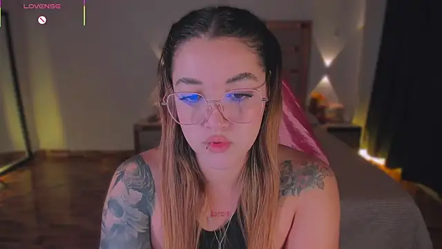 lunaarose online show from 12.16.25