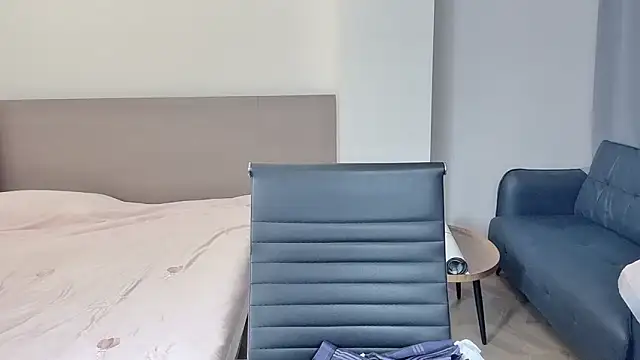 nini a online show from 10.25.25