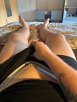 Snapshot of YoungDick004 chatting on 10.19.25 YoungDick004 online show from 10.19.25