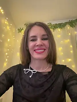 Snapshot of LucieMack chatting on 03.03.26 LucieMack online show from 03.03.26