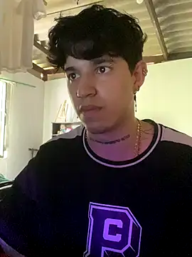 Snapshot of mavis21xxx chatting on 10.24.25 mavis21xxx online show from 10.24.25