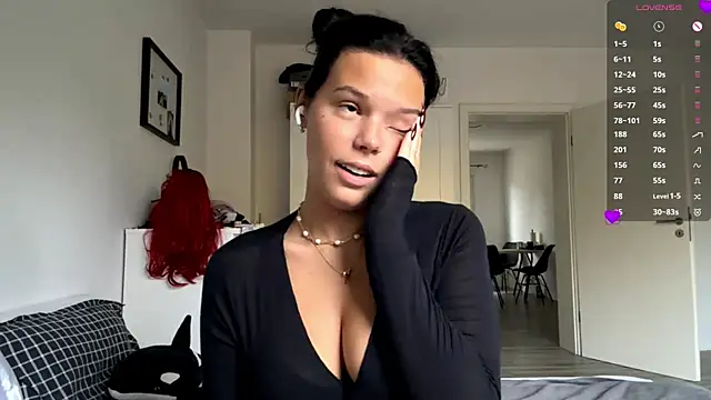 MaydaCornwall online show from 10.22.25