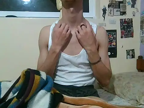 Snapshot of HitShelf chatting on 12.17.25 HitShelf online show from 12.17.25