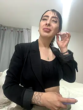 Snapshot of Savannah_Monroe chatting on 11.29.25 Savannah Monroe online show from 11.29.25