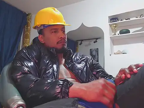 Snapshot of ElCaballeroNegro24 chatting on 11.26.25 ElCaballeroNegro24 online show from 11.26.25