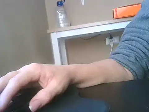 Snapshot of ITALIANASISIXX chatting on 11.20.25 ITALIANASISIXX online show from 11.20.25