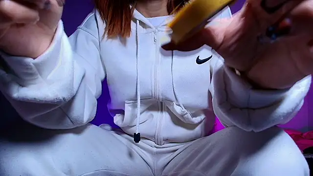 Snapshot of m_rosee chatting on 02.16.26 m rosee online show from 02.16.26