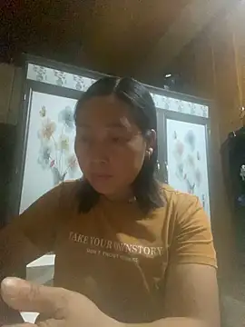 Snapshot of Lai005 chatting on 09.11.25 Lai005 online show from 09.11.25