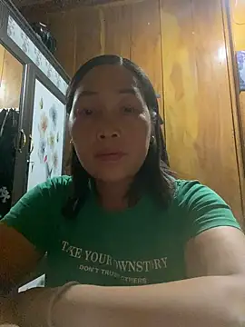 Snapshot of Lai005 chatting on 09.17.25 Lai005 online show from 09.17.25