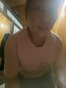 Snapshot of Lai005 chatting on 09.20.25 Lai005 online show from 09.20.25
