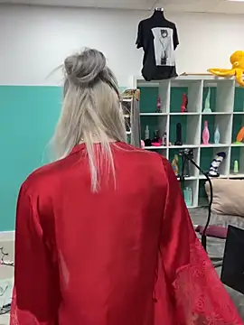 Snapshot of TheRealJessyLey chatting on 11.05.25 TheRealJessyLey online show from 11.05.25