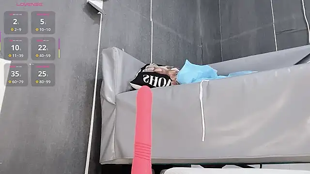 Snapshot of K1oO chatting on 11.14.25 K1oO online show from 11.14.25