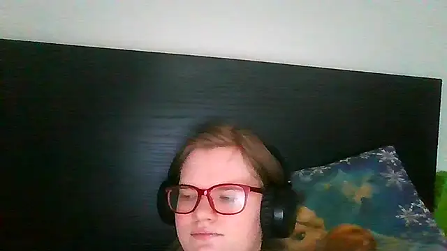 Snapshot of Moonolighta chatting on 02.02.26 Moonolighta online show from 02.02.26