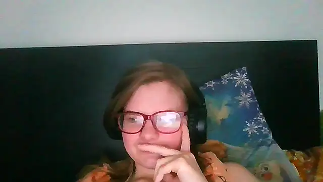 Snapshot of Moonolighta chatting on 03.03.26 Moonolighta online show from 03.03.26