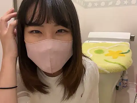 Snapshot of sora_033 chatting on 10.18.25 sora 033 online show from 10.18.25