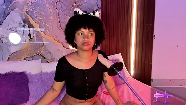 Lolalewis777 online show from 10.30.25