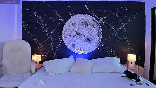 Snapshot of ShaniaDaniels chatting on 11.04.25 ShaniaDaniels online show from 11.04.25